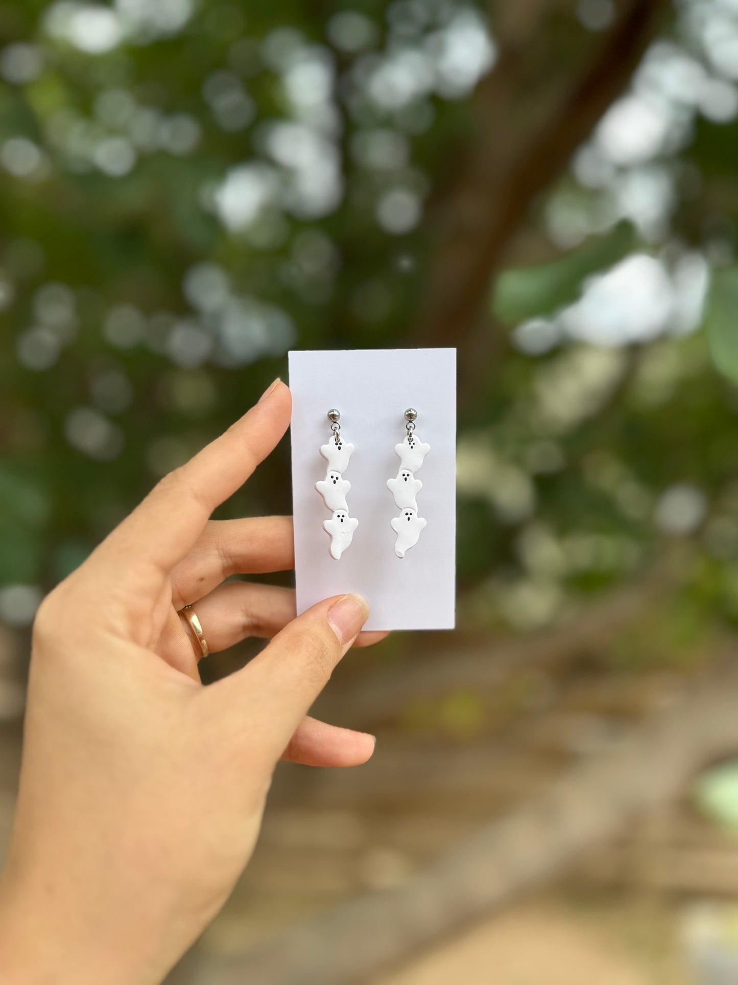 Dangling Ghosts